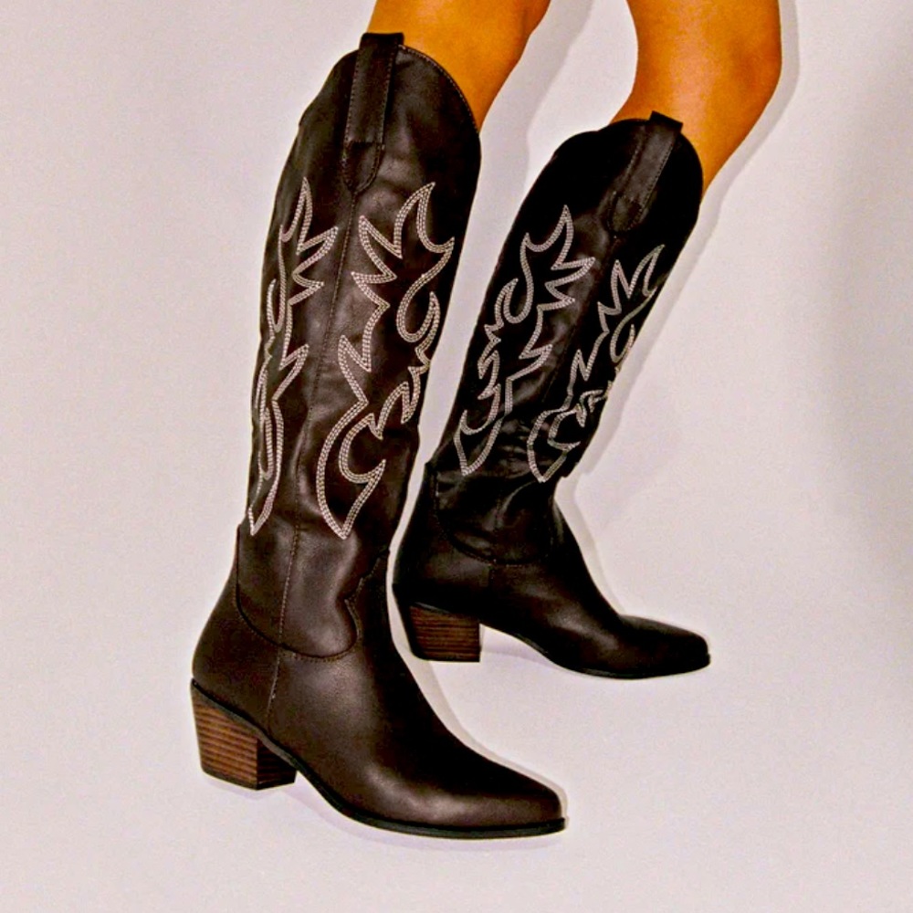 BILLINI Urson Chocolate and White Contrast Cowboy Boots (Princess Polly) Sz 8